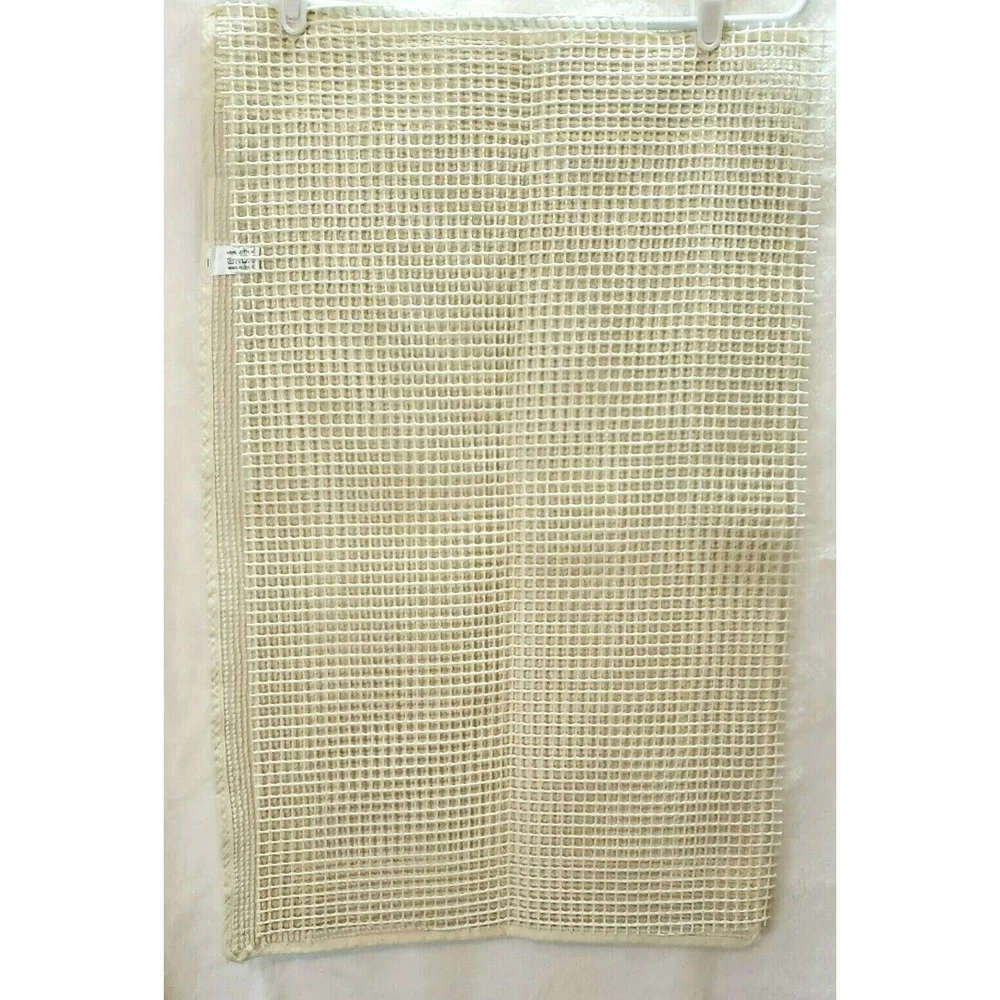 Unknown bath mat